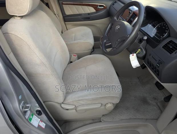 Toyota Alphard 2003 Silver