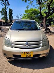 Toyota IST 2003 Gold for sale