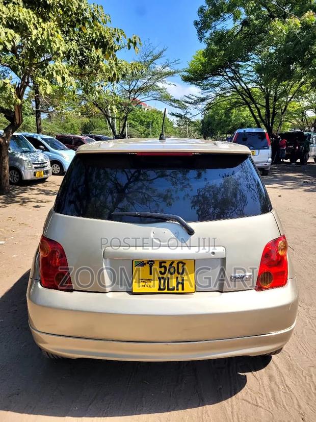 Toyota IST 2003 Gold