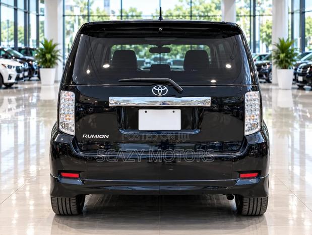 Toyota Corolla Rumion 2007 Black