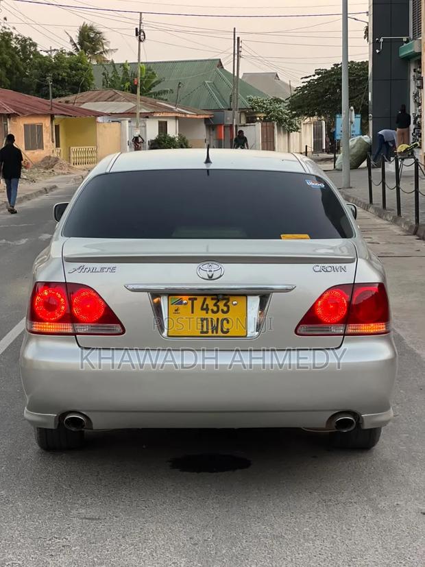 Toyota Crown Royale 2005 Silver