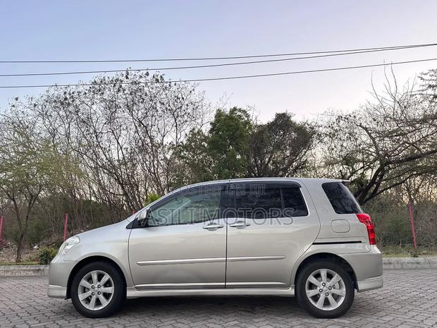 Toyota Raum 1.5 FWD 2006 Gray