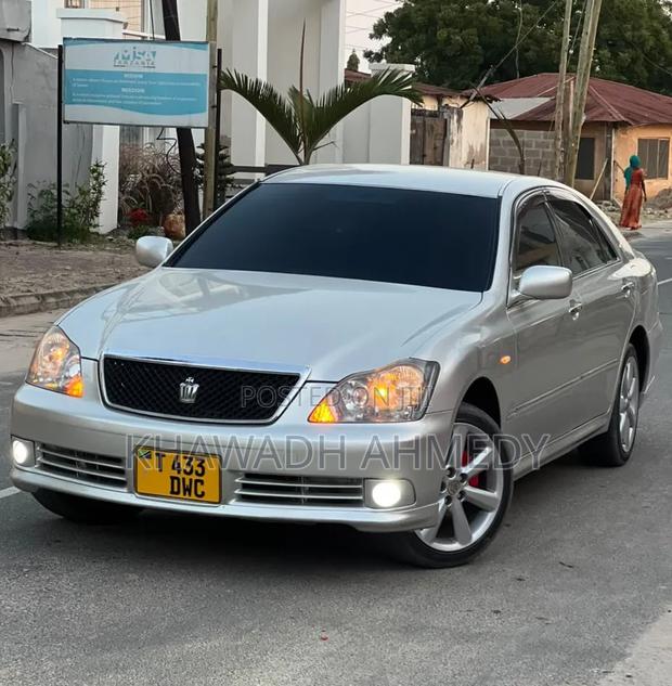 Toyota Crown Royale 2005 Silver