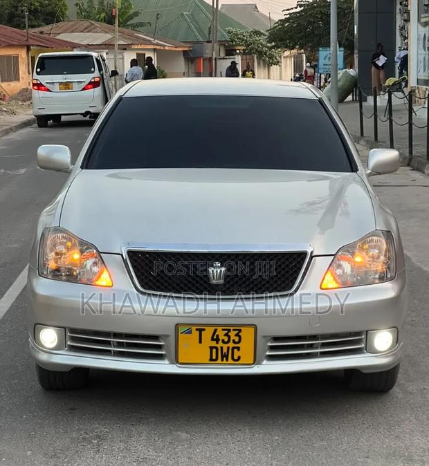 Toyota Crown Royale 2005 Silver