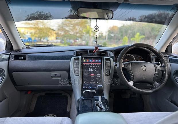 Toyota Crown 2005 Pearl