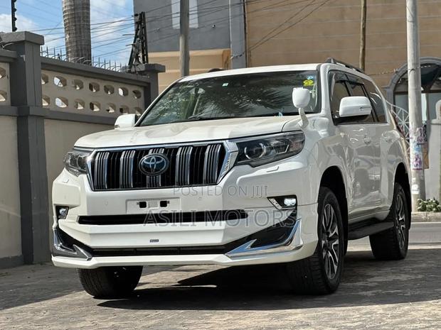 Toyota Land Cruiser Prado 4.0 Petrol TX 2022 White