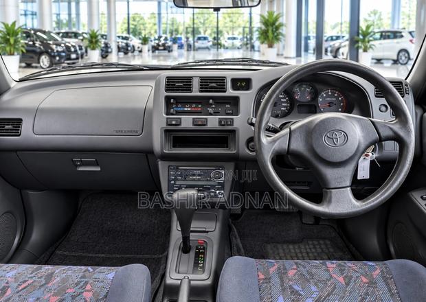 Toyota RAV4 Base FWD 1999 Silver
