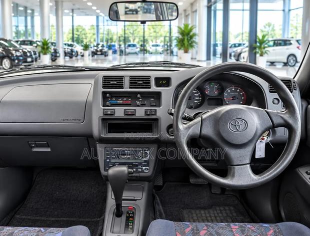 Toyota RAV4 Base 4x4 1999 Silver