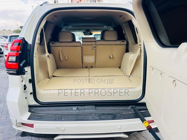 Toyota Land Cruiser Prado 2.8 2023 White