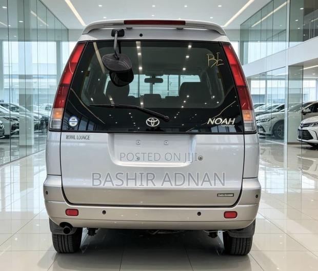Toyota TownAce Noah 2000 White