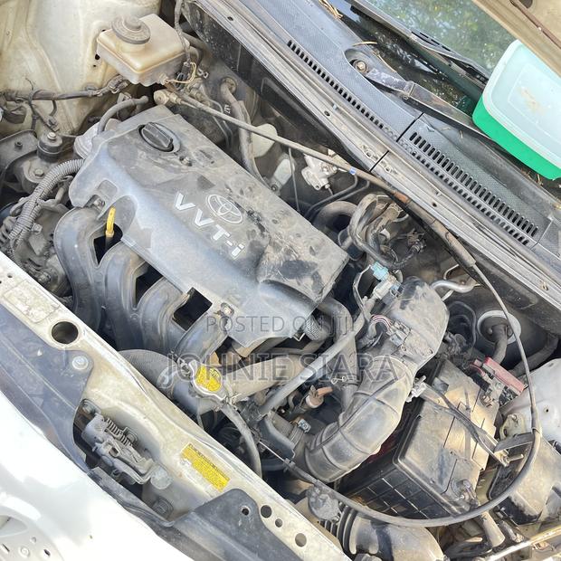 Toyota IST 2005 White