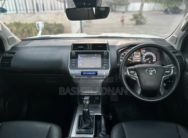 Toyota Land Cruiser Prado 2.8 2019 White