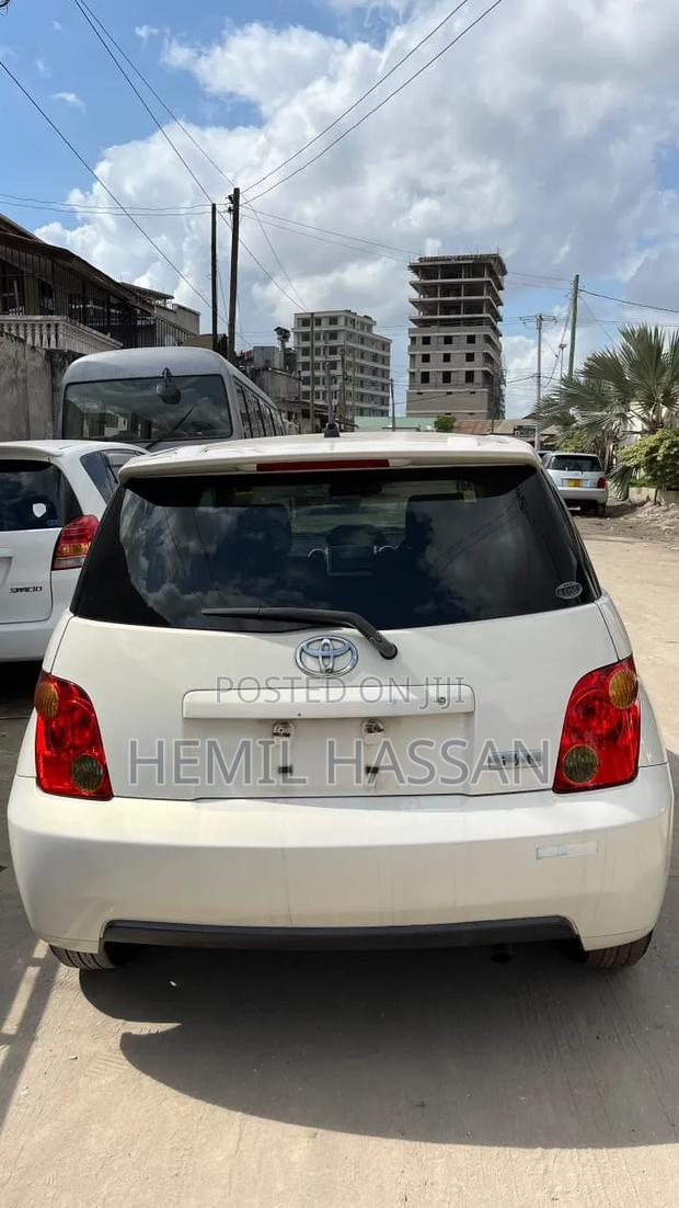 Toyota IST 2003 Pearl