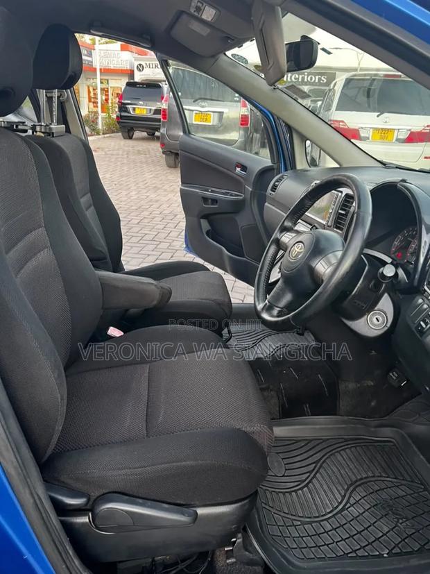 Toyota Wish 2006 Blue