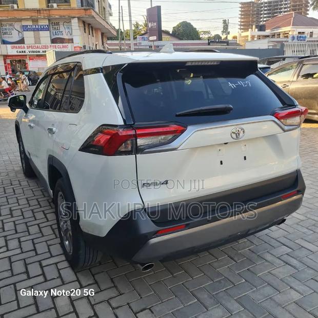 Toyota RAV4 2019 White