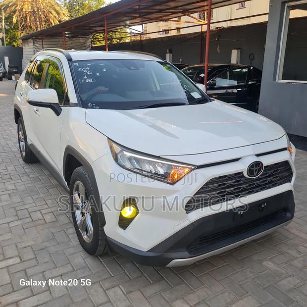 Toyota RAV4 2019 White
