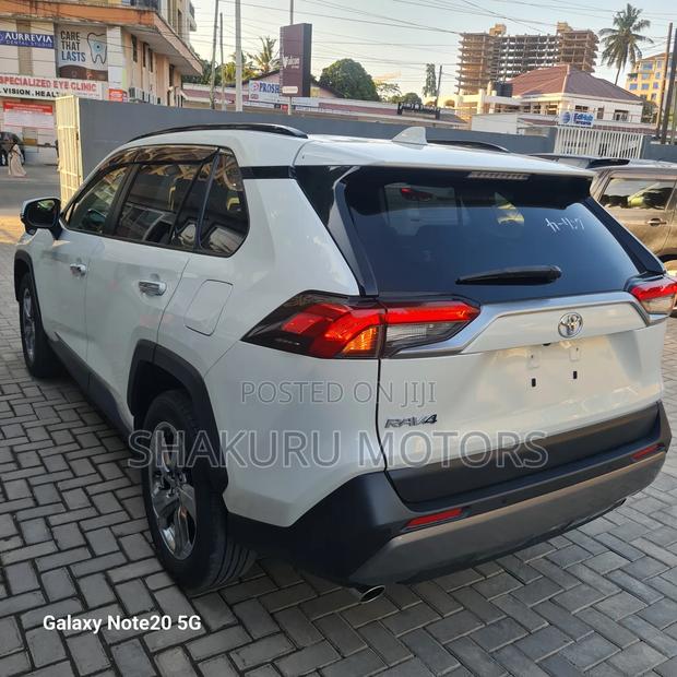 Toyota RAV4 2019 White