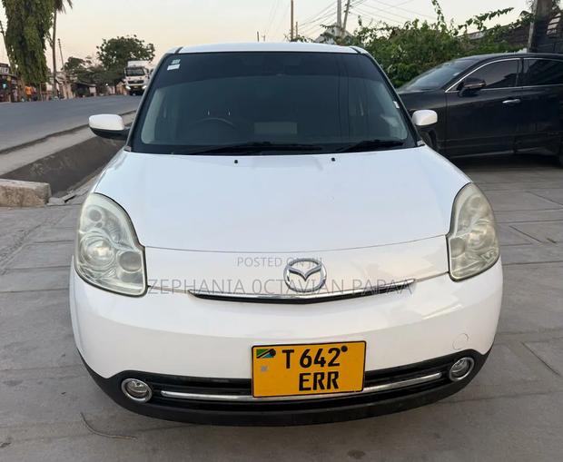 Mazda Verisa 2007 White