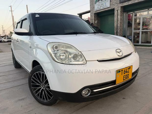 Mazda Verisa 2007 White
