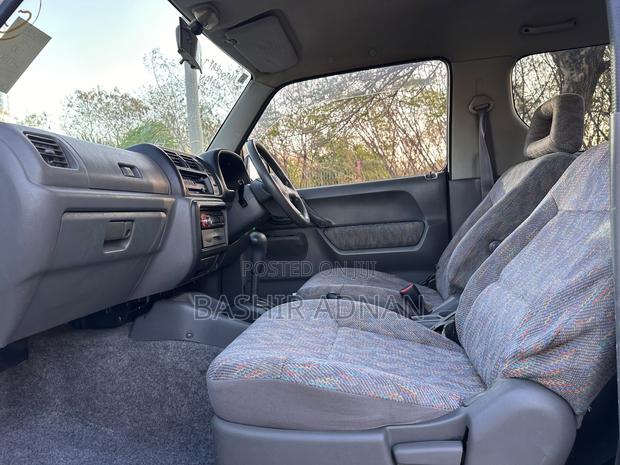 Suzuki Jimny 2000 Pearl