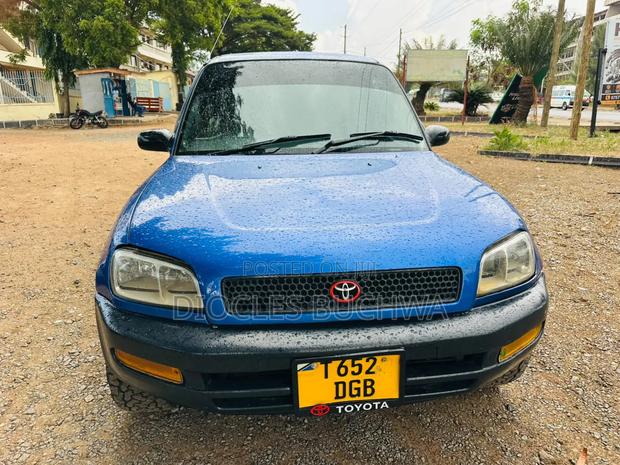 Toyota RAV4 2004 Blue