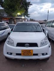 Toyota Rush 2010 White for sale