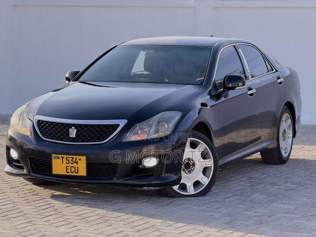 Toyota Crown 2010 Black