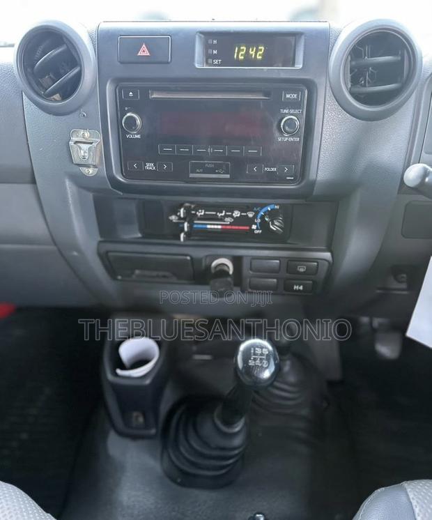 Toyota Land Cruiser 79 Series 2020 Pearl