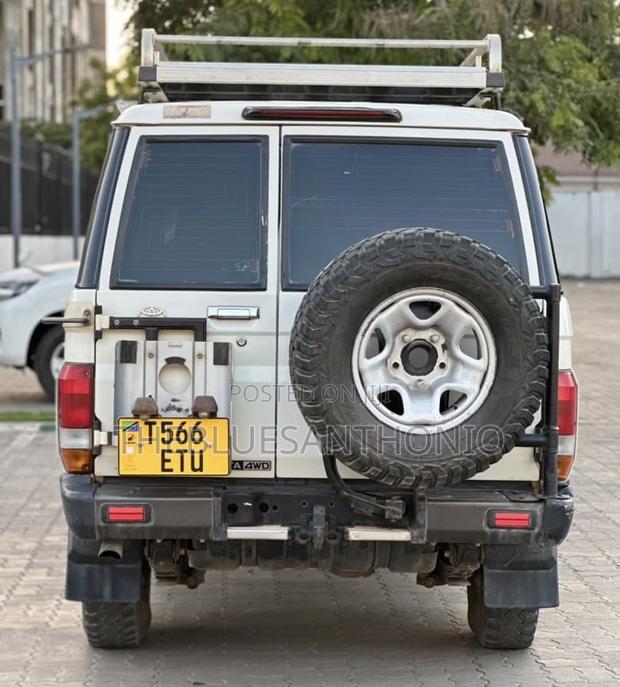 Toyota Land Cruiser 79 Series 2020 Pearl