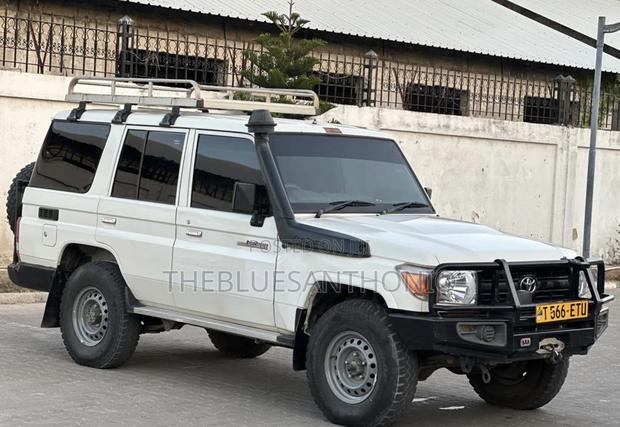 Toyota Land Cruiser 79 Series 2020 Pearl