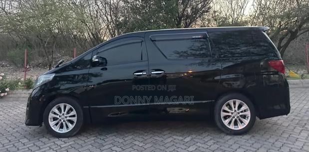 Toyota Alphard 2010 Black