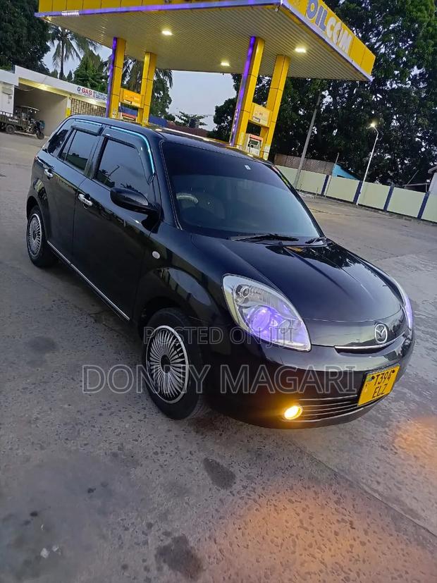 Mazda Verisa 2008 Maroon