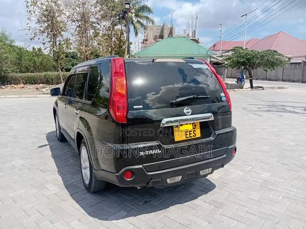Nissan X-Trail 2011 Black