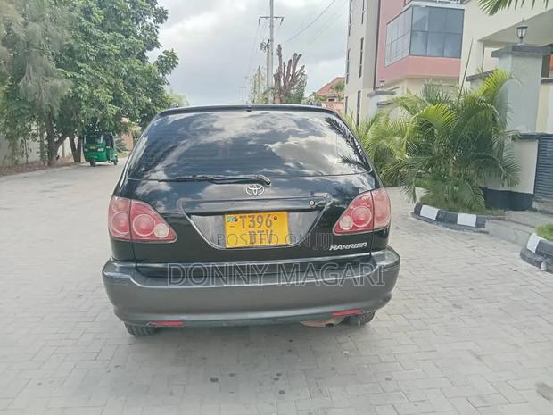 Toyota Harrier 2000 Black