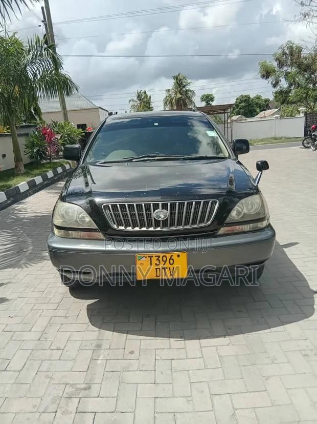 Toyota Harrier 2000 Black