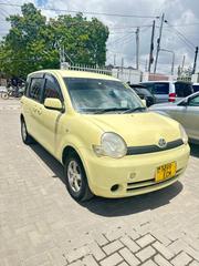 Toyota Sienta 2005 Yellow for sale