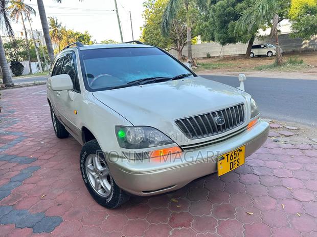 Toyota Harrier 2002 White