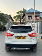 Nissan Qashqai 2017 White for sale