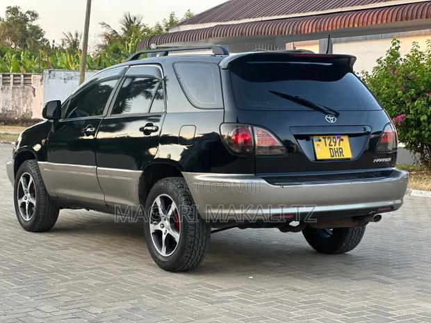 Toyota Harrier 2.2 16V 2003 Black