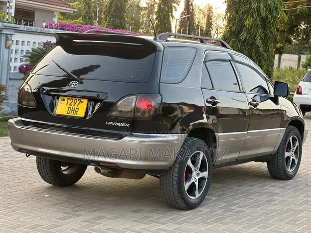 Toyota Harrier 2.2 16V 2003 Black
