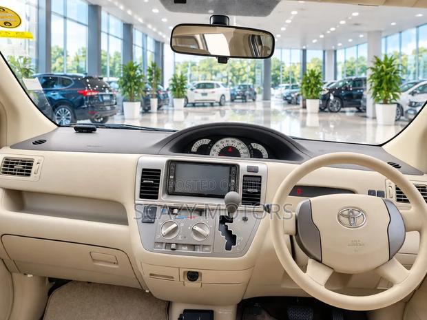 Toyota Raum 2007 Silver
