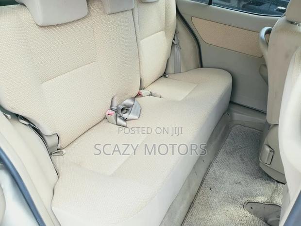 Toyota Raum 2007 Silver