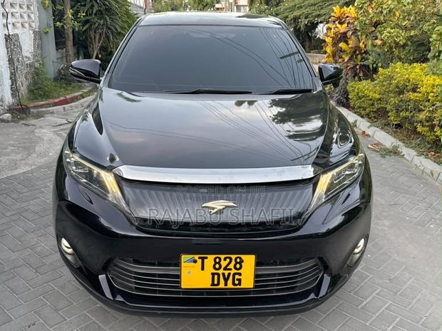 Toyota Harrier 2.0 2015 Black