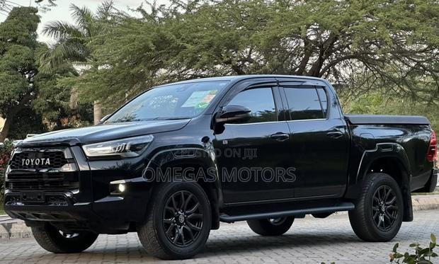 Toyota Hilux 2024 Black