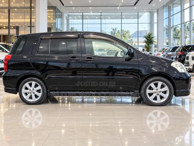 Toyota Raum 2004 Black