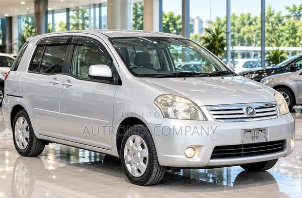 Toyota Raum 1.5 AWD 2007 Silver