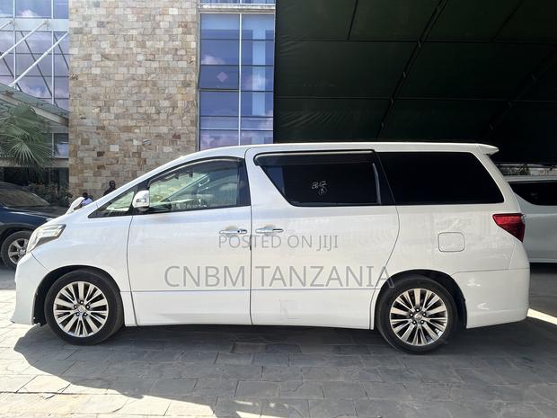 Toyota Alphard 2013 White