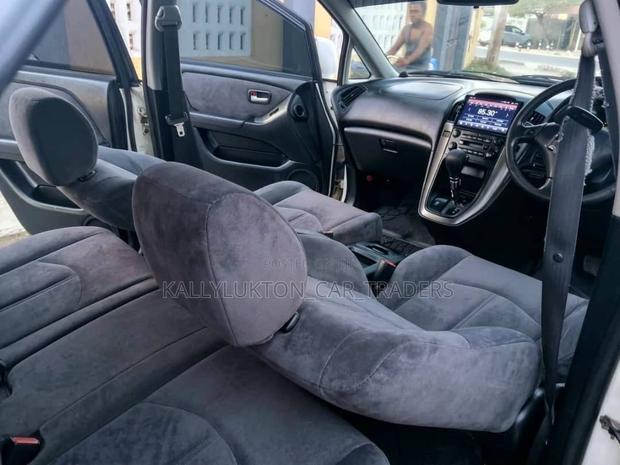 Toyota Harrier 2006 White