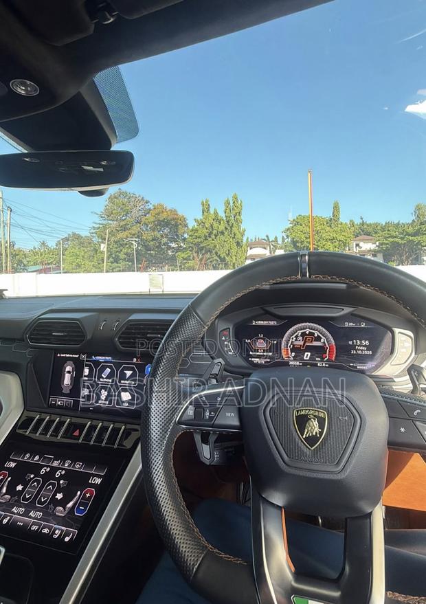 Lamborghini Urus 2025 Black