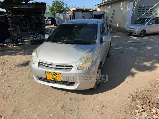 Toyota Passo 2006 Green